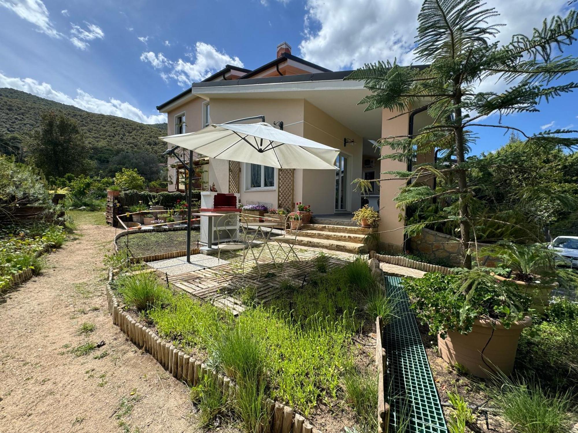 Villa Dei Fiori - Casa Vacanza Capoterra Exterior photo