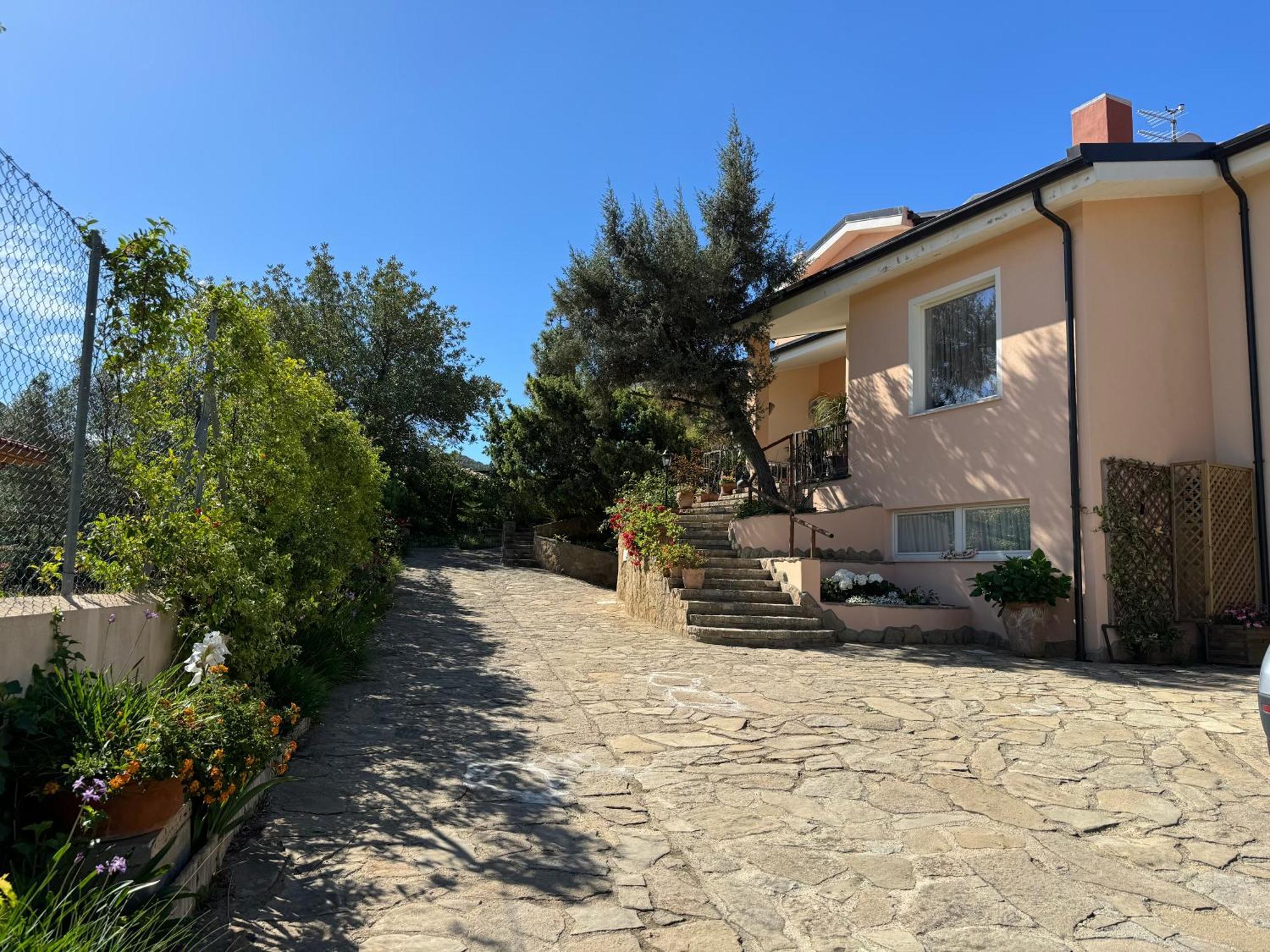 Villa Dei Fiori - Casa Vacanza Capoterra Exterior photo